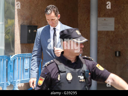 Palma de Mallorca, Spanien. 10. Juni 2016. Die spanische Prinzessin Cristina Blätter Hof mit ihrem Ehemann Inaki Urdangarin nach dem Besuch in Palma de Mallorca. Credit: Mafalda/Alamy leben Nachrichten Stockfoto