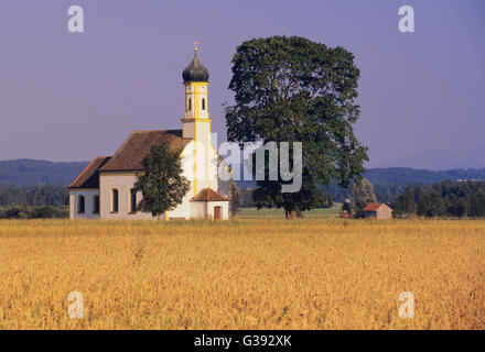 Kirche von St. Johann, in der Nähe von Raisting, Bayern, Deutschland Stockfoto