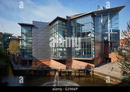 Manchester-Bridgewater Hall Bridgewater Hall Muster Licht außen blauer Himmel Sonne Architekt Eigenschaft Eigenschaften bauen de Stockfoto