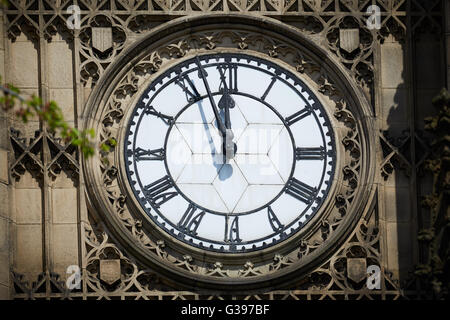 Manchester Kathedrale Ziffernblatt Manchester Cathedral, formal die Kathedrale und Collegiate Church of St Mary, Saint-Denys und St Stockfoto