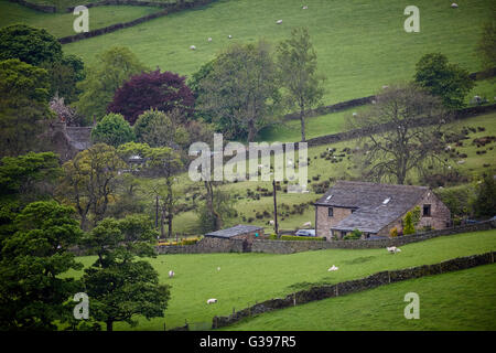 Bauernhof Haus Derbyshire ziemlich Stein Bauernhof Gebäude ziemlich noblen sauber schön ordentlich zwischen Hayfield und Chinley Dorf hohe Pea Stockfoto