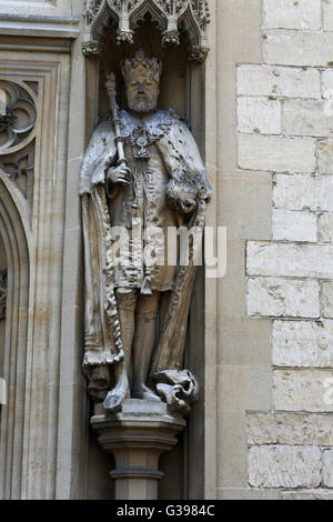 Cheltenham Gloucestershire England Cheltenham College Kapelle Schnitzen von einem König Edward VII. Stockfoto