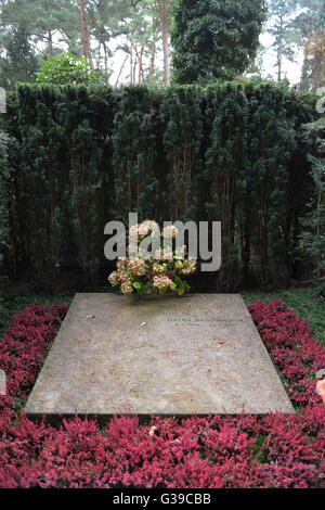 Greifen, Heinz Berggruen, Waldfriedhof Dahlem, Huettenweg, Berlin, Deutschland / Hüttenweg Stockfoto