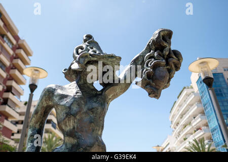 Perseo Statue von Dalí in Marbella Stockfoto