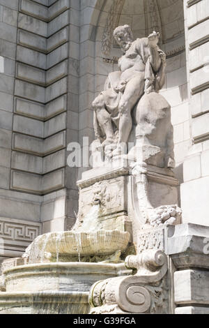 Wahrheit aus Marmor Figur und Brunnen, Stephen A. Schwarzman Building NYPL, NYC Stockfoto