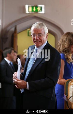 Ehemaliger Premierminister Sir John Major besucht eine Kampagne bleiben an der University of Ulster in Londonderry. Stockfoto