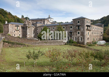 Samos, Spanien: Apfelplantagen in der Benediktiner Kloster San Xulián de Samos. Stockfoto