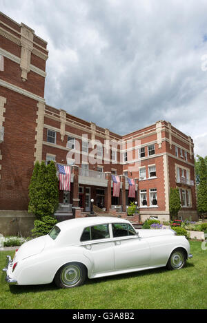 Rolls-Royce vor dem Union Hotel in Union, Oregon. Stockfoto