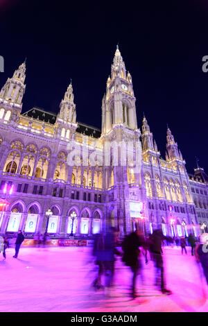 Rathaus mit Eisbahn "Wiener Eistraum" Österreich, Wien, 01., Wien, Wien Stockfoto