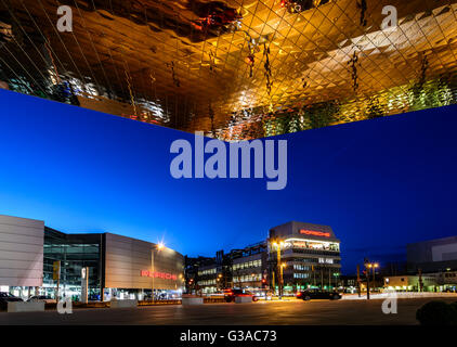 Porsche Museum (niedrigere Dach), Sitz der Porsche und Porsche-Werk in Zuffenhausen, Deutschland, Baden-Württemberg, Region Stutt Stockfoto