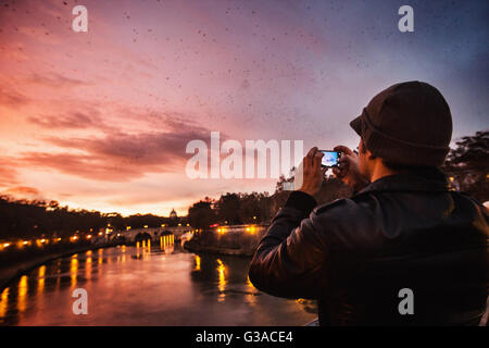 Italien, Latium, Rom, Mann Fotografieren Stockfoto
