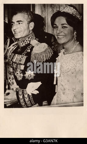 Schah von Iran (Persien) Mohammad Reza Pahlavi (1919-1980) heiratet seiner dritten Frau Farah Pahlavi (ehemals Farah Diba) (1938-) am 20. Dezember 1959.     Datum: 1959 Stockfoto