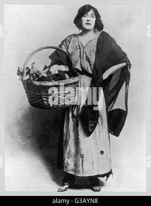 MRS PATRICK CAMPBELL englische Schauspielerin als Eliza Doolittle in der Uraufführung von Shaws Pygmalion in 1914 Datum: 1914 Stockfoto