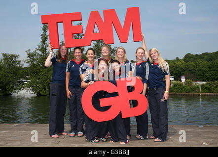 (Von links nach rechts, Zeile zurück) Team GB Frauen acht Frances Houghton, Melanie Wilson, Jessica Eddie, Polly Swann, Olivia Carnegie Brown, Katie Greves, Zoe Lee (Row) Karen Bennett und Zoe de Toledo bei der Team-Ankündigung auf den Fluss und Rudern Museum, Henley on Thames. Stockfoto