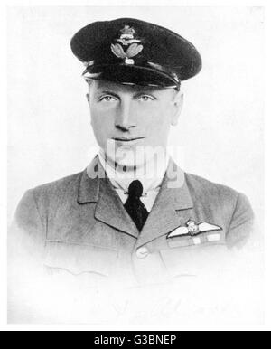 Kapitän in der Royal Air Force war der Pilot der den ersten direkten Transatlantik-Flug im Juni 1919 mit Navigator Arthur Whitten Brown.     Datum: 1892-1919 Stockfoto