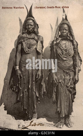 Herero Krieger - Namibia (zu diesem Zeitpunkt Deutsch Südwest-Afrika). Die Hereros sind eine Volksgruppe bewohnen Teile des südlichen Afrikas, die meisten mit Wohnsitz in Namibia und den Rest in Botswana und Angola gefunden. Im Jahr 1904 die Herero und Nama Bega Stockfoto