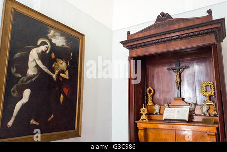 Neapel, Italien - 4. August 2015: Gemälde in den Hallen der Pio Monte Della Misericordia institution Stockfoto