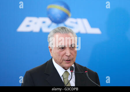 Brasilianische Interimspräsident Michel Temer während einer Pressekonferenz, die Erörterung des Petrobras-Skandals im Planalto Palace 1. Juni 2016 in Brasilia, Brasilien. Stockfoto