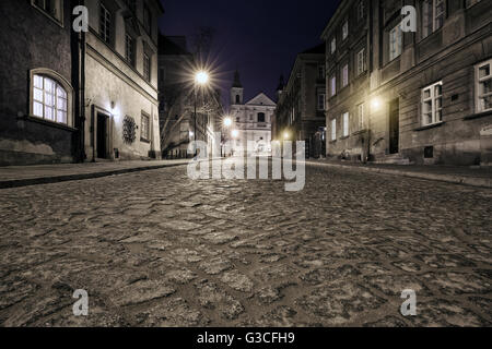 Die Straße der Altstadt in Warschau in der Nacht Stockfoto