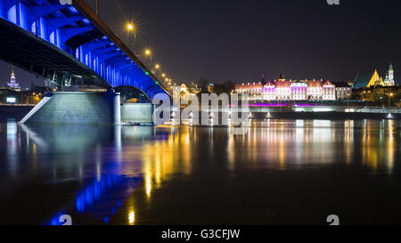 Blick auf die Altstadt in Warschau in der Nacht Stockfoto