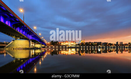 Blick auf die Altstadt in Warschau in der Nacht Stockfoto