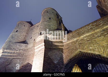 Barbican in der Altstadt in Warschau in der Nacht Stockfoto