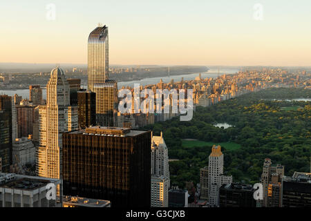 Blick auf den Central Park aus die Plattform oben auf den Felsen, New York City, Manhattan, USA Stockfoto