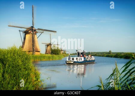 Windmühlen in Kinderdijk, Niederlande, Südholland, Kinderdijk Stockfoto