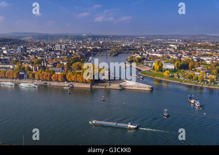 Deutschland, Rheinland-Pfalz, obere Mittelrheintal, Koblenz, Stadtbild, Rhein, Mosel Mund, Deutsches Eck, Seilbahn, Blick von der Festung Ehrenbreitstein Stockfoto