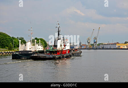 Schiff im Hafen von Danzig Pommern Polen eingeben Stockfoto