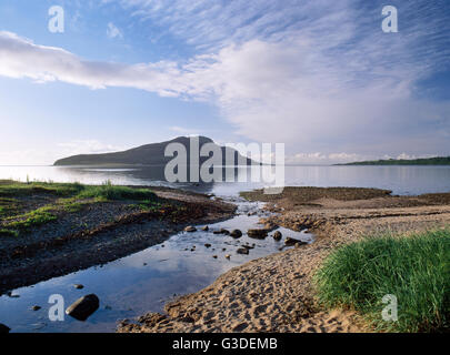 Am frühen Morgen Blick in Lamlash Bucht von E von Arran, Holy Island, christlichen Wallfahrtsort seit 1993 im Besitz von tibetischen Buddhisten. Stockfoto