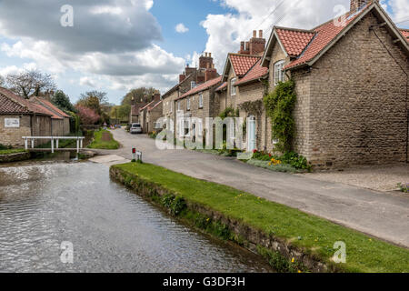Hovingham Dorf, Ryedale, Yorkshire Stockfoto
