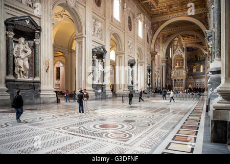 Italien, Rom, Päpstliche Erzbasilika San Giovanni in Laterano (Auch Lateranbasilika), Hauptschiff der Basilika Stockfoto