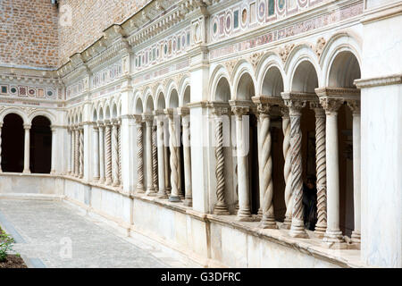Italien, Rom, Päpstliche Erzbasilika San Giovanni in Laterano (Auch Lateranbasilika), Kreuzgang des Klosters der Lateranbasilika Stockfoto