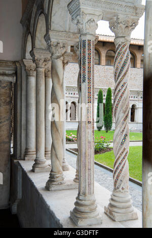 Italien, Rom, Päpstliche Erzbasilika San Giovanni in Laterano (Auch Lateranbasilika), Kreuzgang des Klosters der Lateranbasilika Stockfoto
