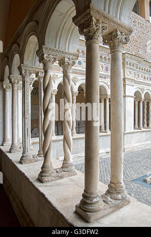 Italien, Rom, Päpstliche Erzbasilika San Giovanni in Laterano (Auch Lateranbasilika), Kreuzgang des Klosters der Lateranbasilika Stockfoto