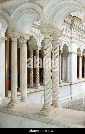 Italien, Rom, Päpstliche Erzbasilika San Giovanni in Laterano (Auch Lateranbasilika), Kreuzgang des Klosters der Lateranbasilika Stockfoto