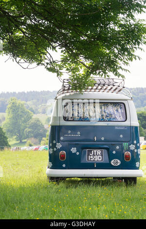 1966 VW Volkswagen Teilen Bildschirm Wohnmobil hinten bei einer VW-Show. England Stockfoto