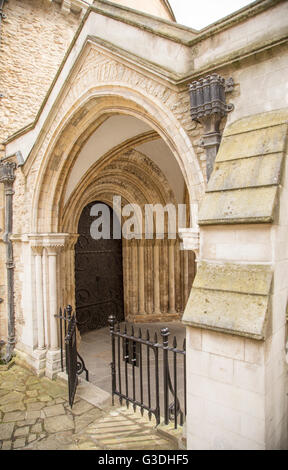 Kirche in London Außeneingang Tür Stockfoto