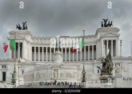 Italien, Rom, Monumento Nazionale a Vittorio Emanuele II., im Volksmund auch als Schreibmaschine gekennzeichnet. Stockfoto