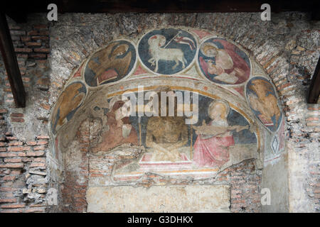 Italien, Rom, Via del Teatro di Marcello, Chiesa di San Biagio de Mercato, mit Fresken verzierte Lunette Stockfoto