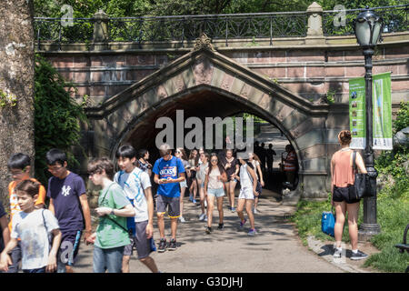 Grauwacke Arch Central Park Unterführung, NYC Stockfoto