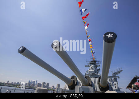 Die Kanonen von Schlachtschiff New Jersey, Camden New Jersey Stockfoto