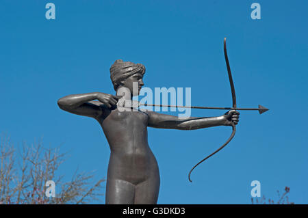 Artemis mit Bogen Wasser Brunnen Statue, Hyde Park, London, England, Stockfoto