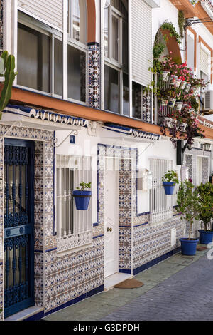 Haus mit Dekorfliesen in Cala de Mijas verkleidet Stockfoto