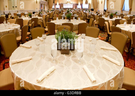 Das Mayflower Hotel Speisesaal Table Setup für große Veranstaltung - Washington, DC, USA Stockfoto