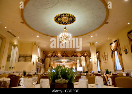 Das Mayflower Hotel Speisesaal Table Setup für große Veranstaltung - Washington, DC, USA Stockfoto