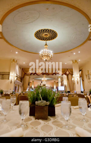 Das Mayflower Hotel Speisesaal Table Setup für große Veranstaltung - Washington, DC, USA Stockfoto