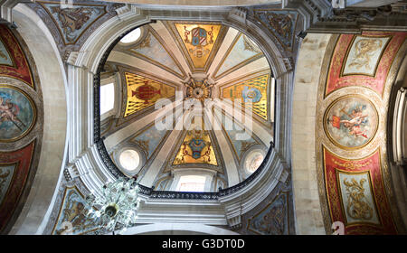 Innenansicht der Kuppel der Basilika Bom Jesus in Braga, Portugal Stockfoto