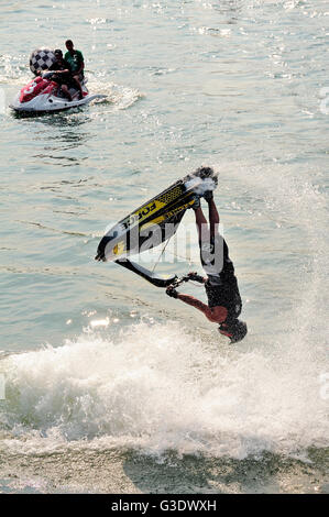 Ales - Frankreich - am 14. Juli 2013 - Meisterschaft von Frankreich von Jet-Ski auf dem Fluss Gardon. heben, Kategorie oder freestyle Stockfoto